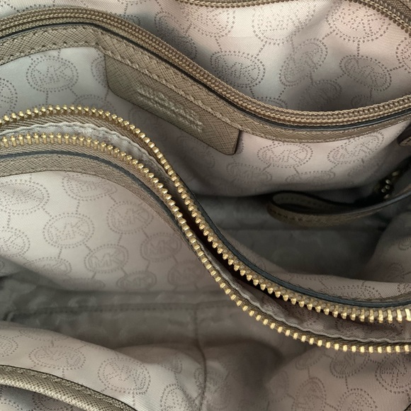 Purse - Picture 2 of 2